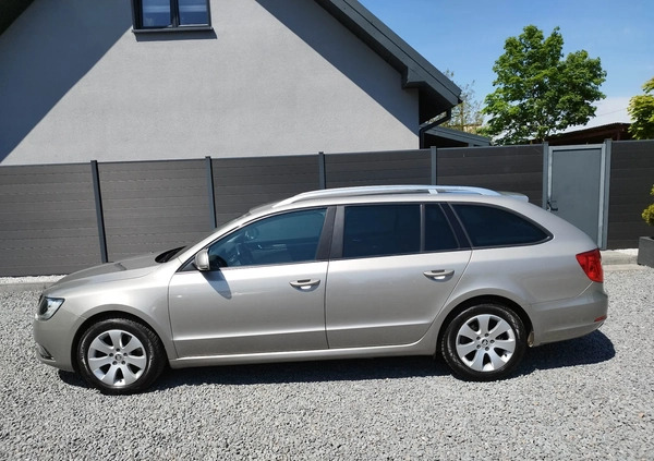 Skoda Superb cena 45900 przebieg: 207553, rok produkcji 2014 z Czerwieńsk małe 436